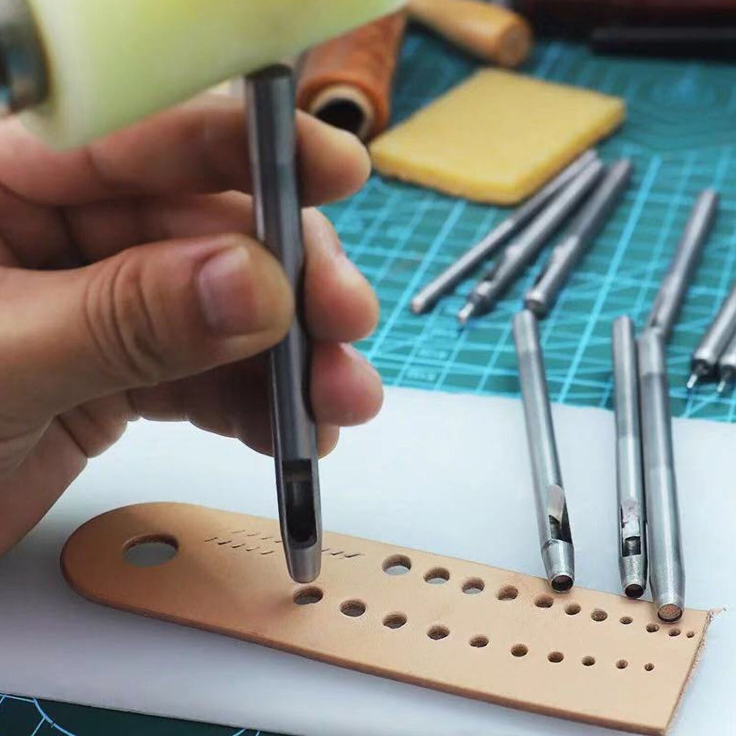 10pcs Hollow Hole Punch Set 0.5-5mm Heavy Duty Leather Craft Hand Tools