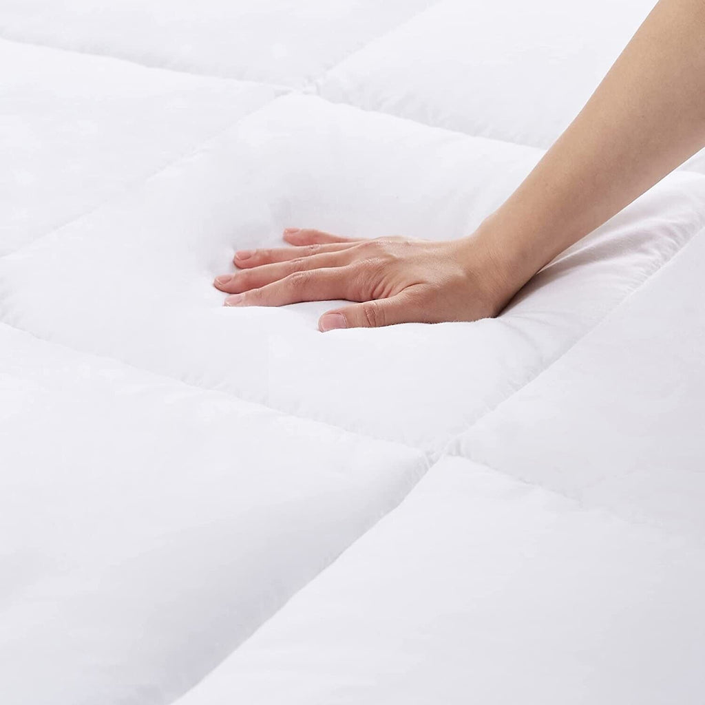 Bed Alternative Comforters for Home, Hotel, All Season Duvet Insert Filling Polyester, Fabric Microfiber Breathable Comforter Solid White (California King)